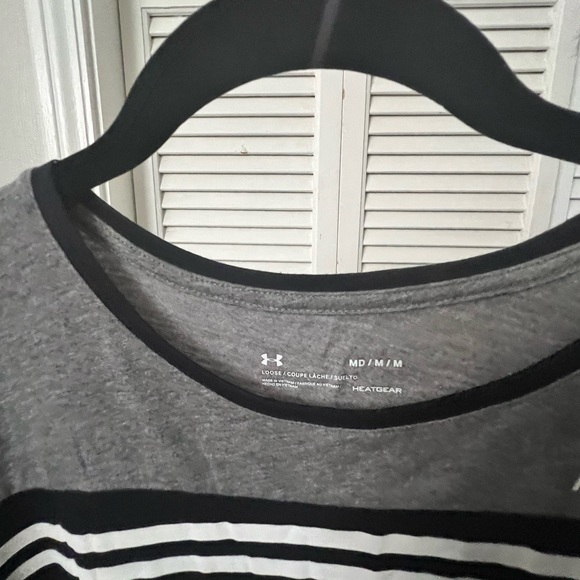 Under Armour Tee - Picture 2 of 3